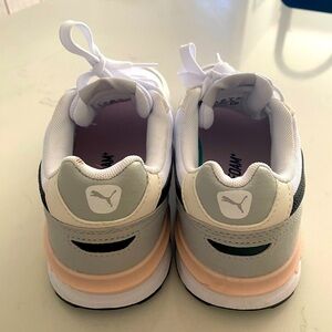 Puma Running Shoes Sneakers Tennis Fall Size 8 Women’s Worn Twice